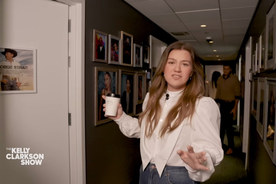 Kelly Clarkson Reveals Her Top Three Albums of All-Time: ‘I Hope You Like Them, If You Don’t, You’re Dumb’