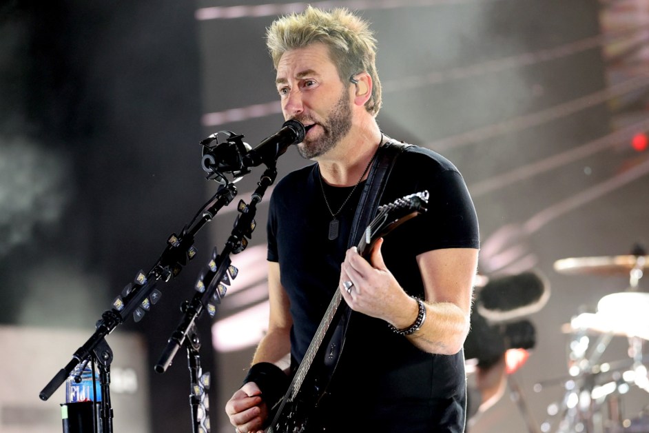 Watch an Annoyed Chad Kroeger Sing Snippet of Nickelback’s ‘Rockstar’ for Demanding Fan at Casino