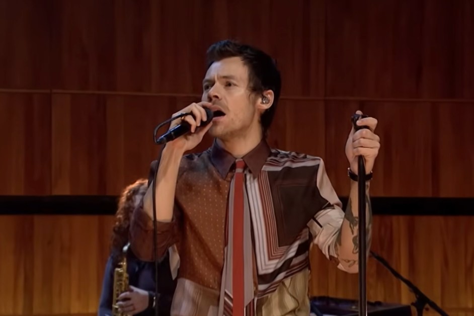 Harry Styles Nails Dreamy Cover of ‘80s Tears For Fears Pop Smash in BBC Radio 1’s Live Lounge: Watch