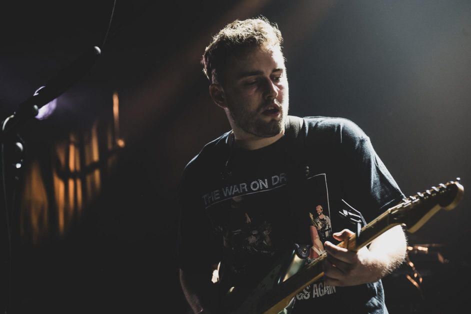 Sam Fender & Olivia Dean’s ‘Rein Me In’ Storms Back to No. 1 on U.K. Singles Chart