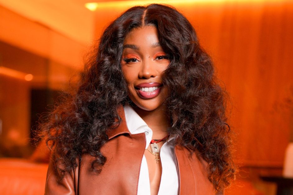 SZA Gives Goo Goo Dolls’ ‘Iris’ a Sensual, ‘Deep Fried’ R&B Makeover As Part of ‘What Were You Like in the 90s’ Throwback Trend