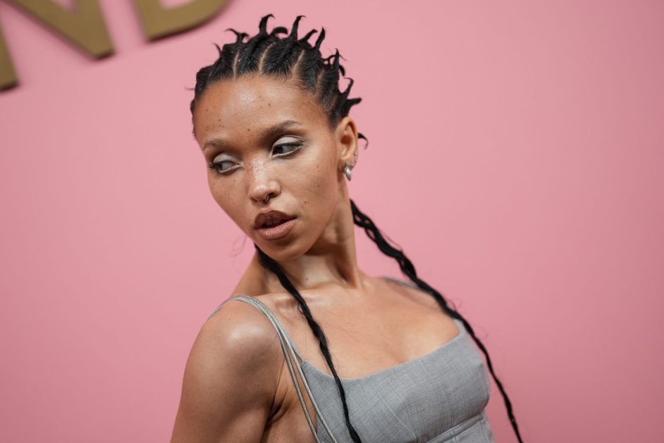 FKA Twigs Sues Indie Band The Twigs Over Name Lawsuit Threats & Demand For ‘7-Figure Payout’