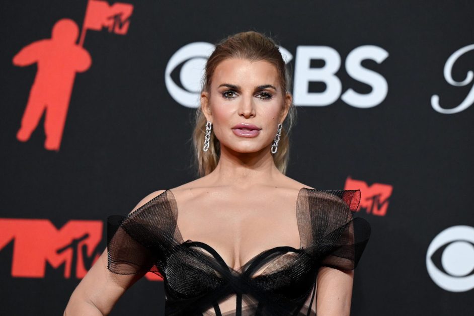 Jessica Simpson Finally Responds to Those Rumors About Her $1K-a-Week Tanning Habit: ‘I’d Rather Have Lain Out In the Sun’