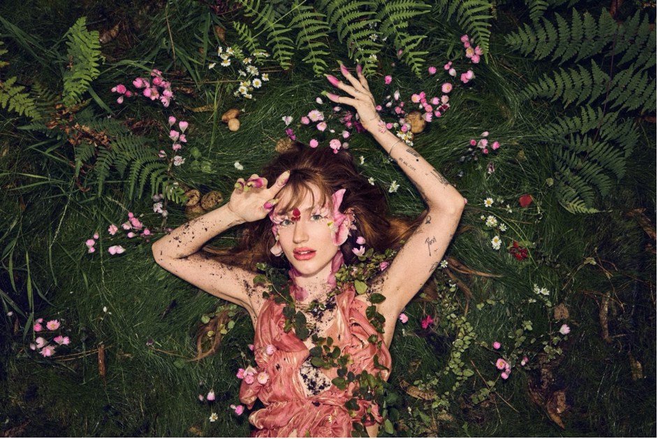 Peach PRC Releases Debut Album ‘Porcelain’, Shares New Video for ‘Hold It for Her’