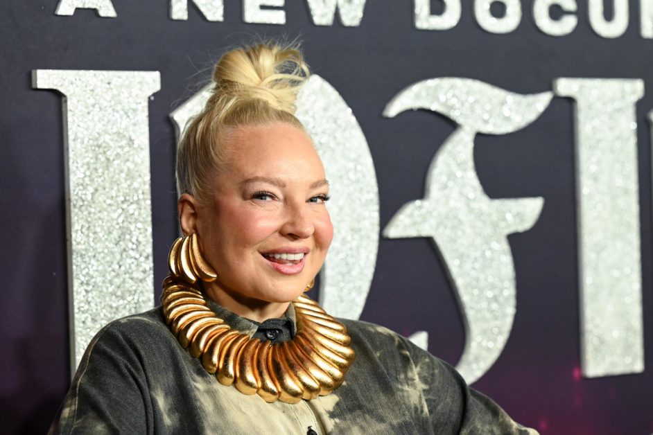 Sia Comments on $42K-Per Month Child Support Settlement With Estranged Husband: ‘To Err Is Human, To Forgive Is Divine’