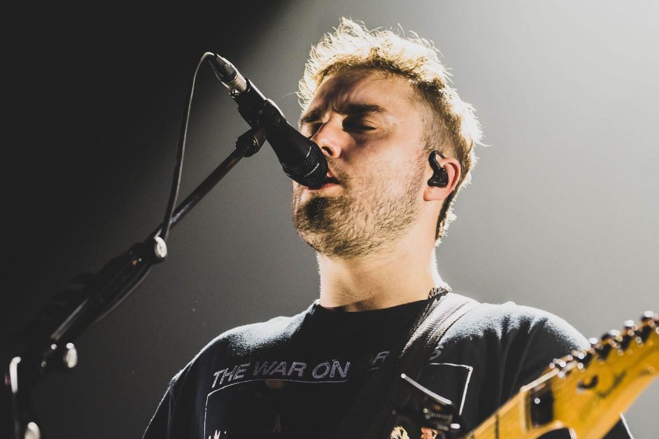 Sam Fender & Olivia Dean’s ‘Rein Me In’ Rules U.K. Singles Chart for Seventh Week