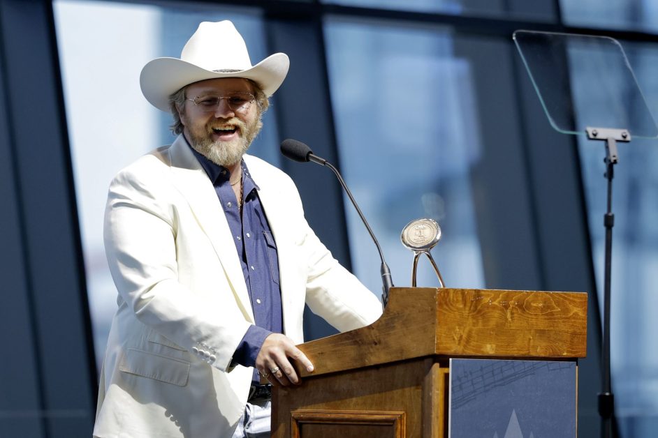 Nashville Songwriters Honored During CMA Triple Play Awards