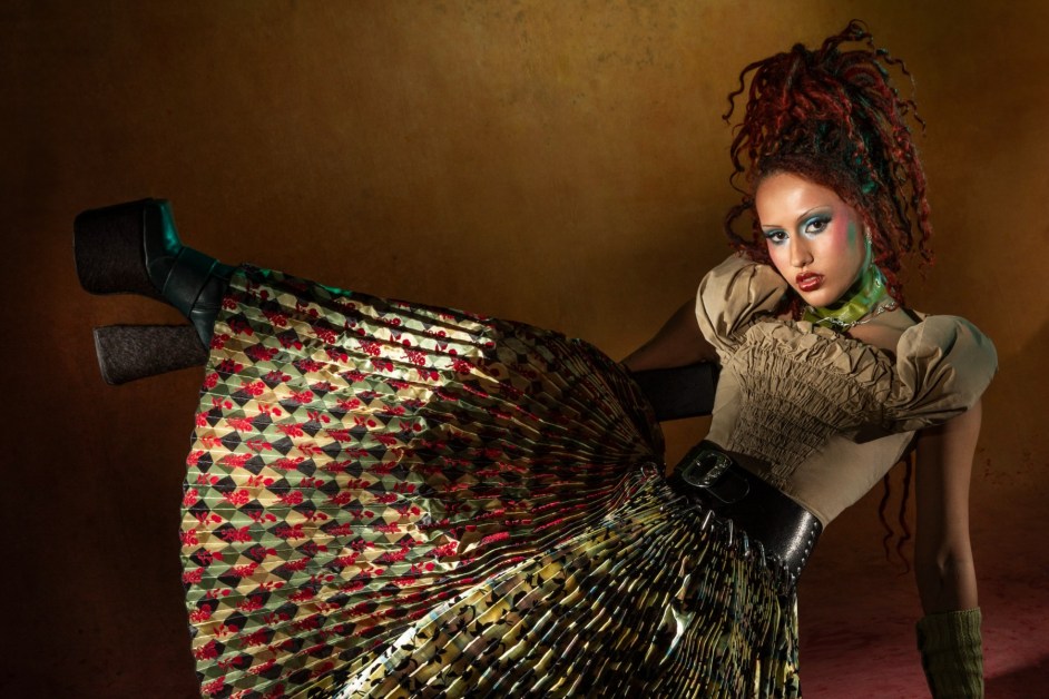 With Her Immersive New ‘Paracosm’ LP, Pop Savant Absolutely Aims to Join Her Eldest Sister RAYE in Rewriting Top 40’s Rules