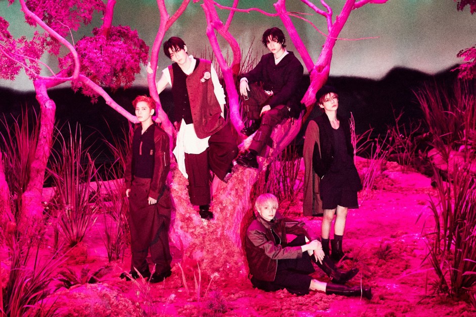 TOMORROW X TOGETHER Score Ninth No. 1 on Top Album Sales Chart