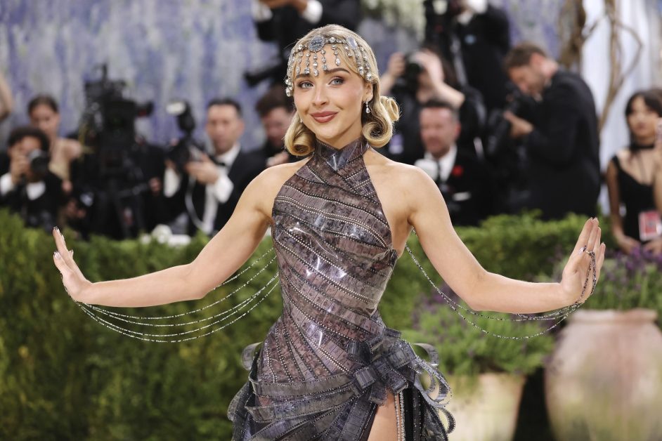 Sabrina Carpenter’s Met Gala 2026 Dress Is Made of Film Reels From One of Her ‘Favorite’ Movies