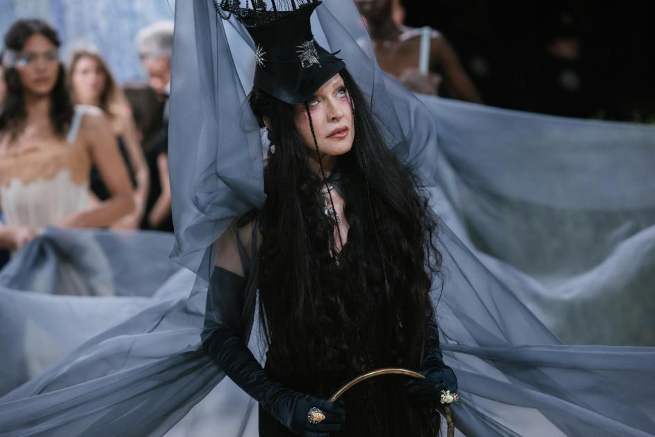 Madonna Shows How It’s Done With Witchy, Weird Met Gala Look