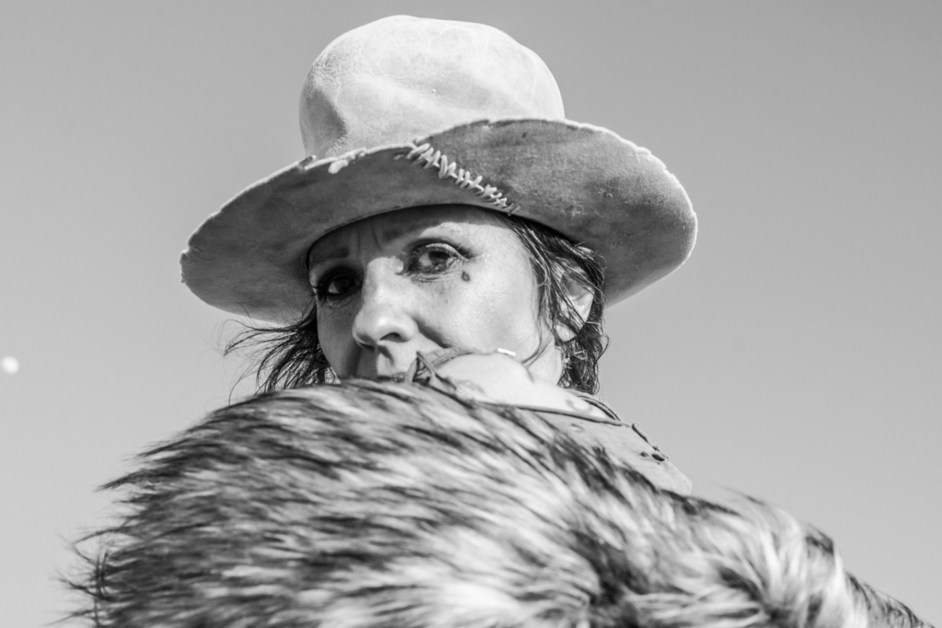 Linda Perry Talks ‘Let It Die Here’ Documentary & Album, Plus 4 Non Blondes’ ‘What’s Up?’ Viral Moment: ‘You Can’t Buy That Kind of Marketing’
