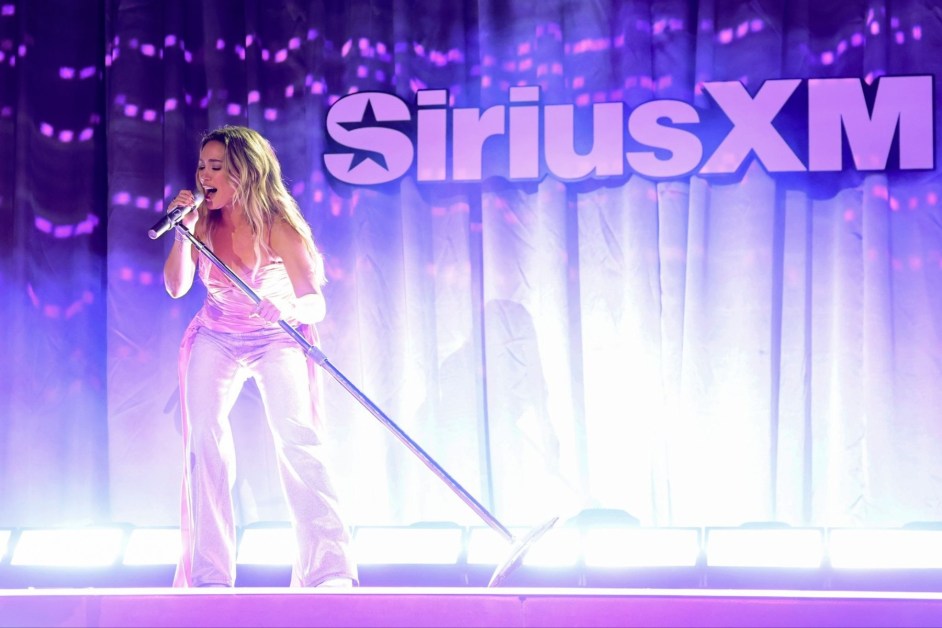 Watch Hilary Duff Sing 10-Year-Old Fan-Favorite Deep Cut for the First Time Ever