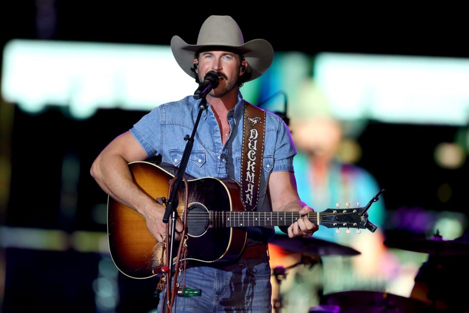 Riley Green Leads a Night Honoring the ACM’s Lifting Lives With Lauren Alaina, Randy Houser & More: 5 Highlights