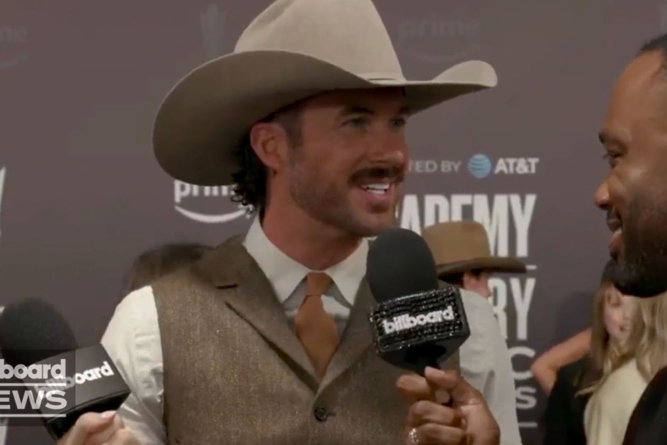 Riley Green Says the Secret to His Confidence: “You Can Hide a Lot Under a Cowboy Hat” | ACM Awards 2026