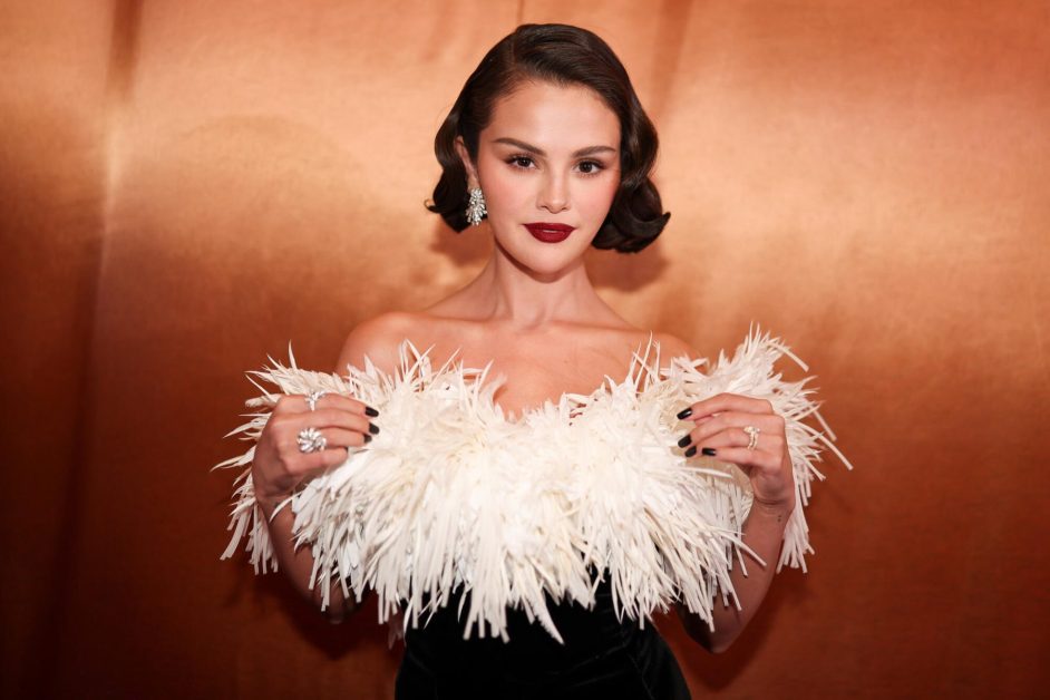Selena Gomez Shares Behind-the-Scenes Photos From ‘Only Murders’ Filming in London