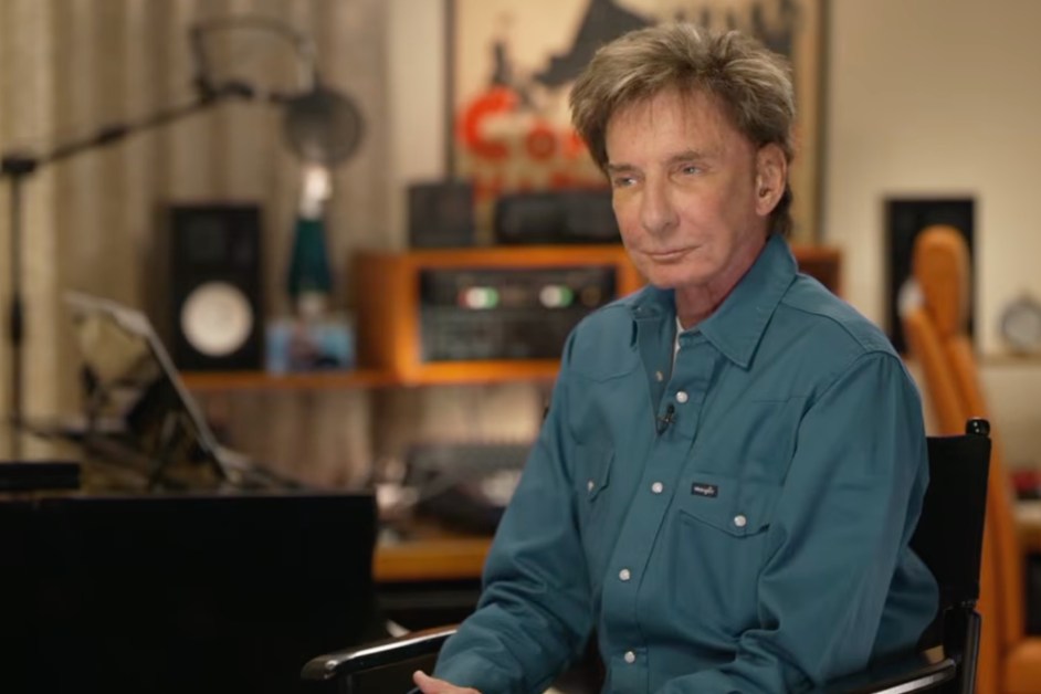 Barry Manilow Gives Update on Lung Cancer Battle, Reveals Pneumonia Infection ‘That Was Just About Killing Me’
