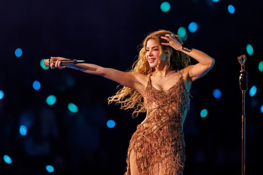 Shakira Dances With Tigers & Debuts ‘Dai Dai’ at U.S. Tour Kick-Off: Best Photos