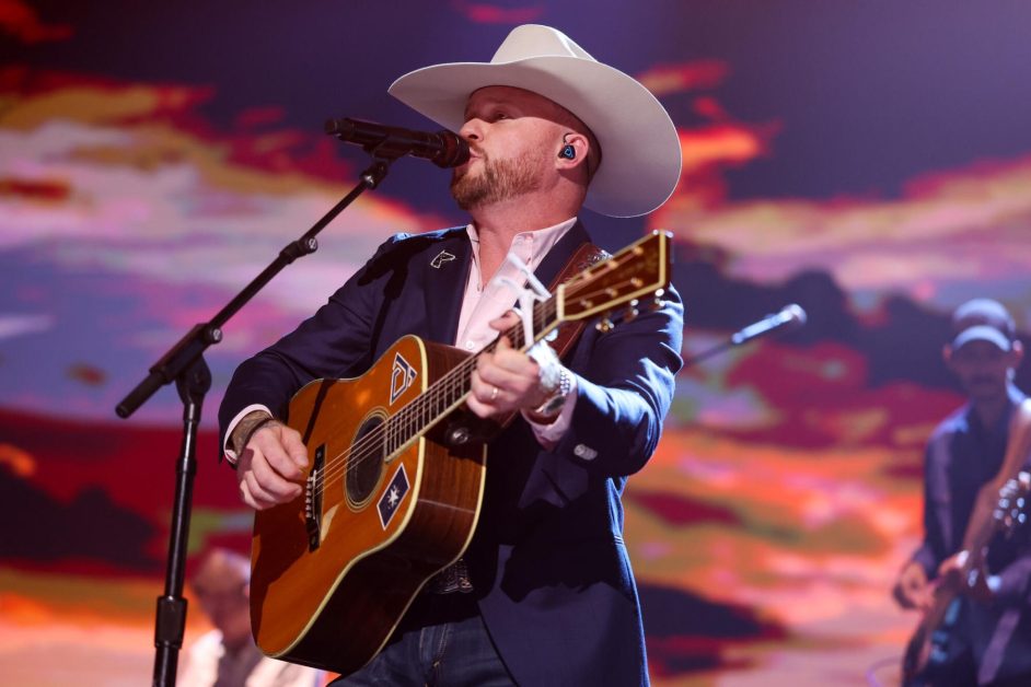 Cody Johnson & Ella Langley Cover Reba McEntire Classic During Braves Country Fest