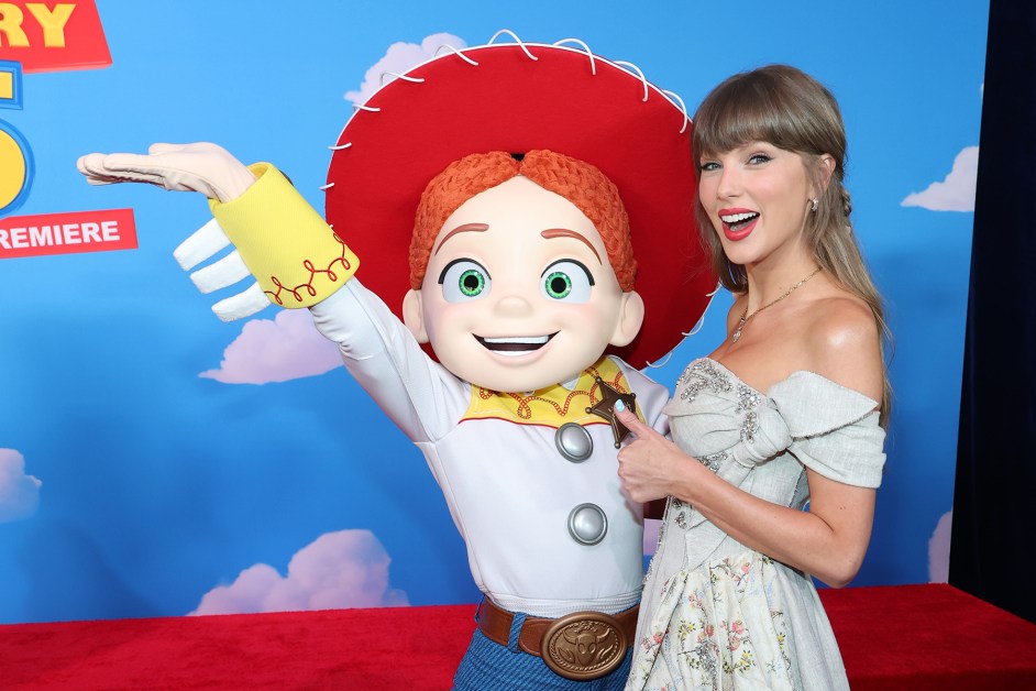 Taylor Swift Says She Got the ‘Songwriter Zoomies’ & Finished ‘Toy Story 5’ Song in 8 Hours