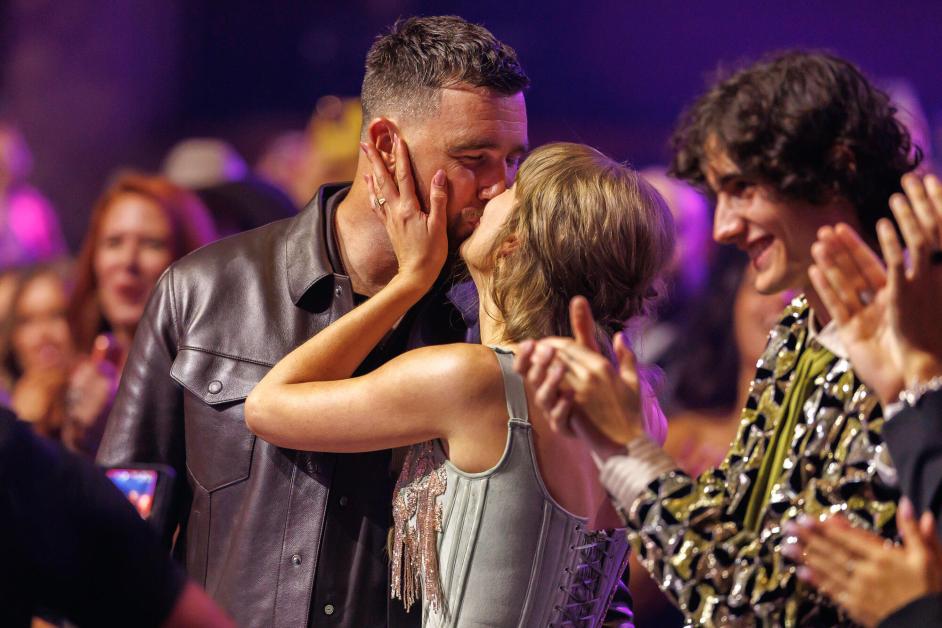 Taylor Swift & Travis Kelce Are Married