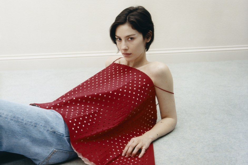 Gracie Abrams Earns First No. 1 Album on Billboard 200 With ‘Daughter From Hell’
