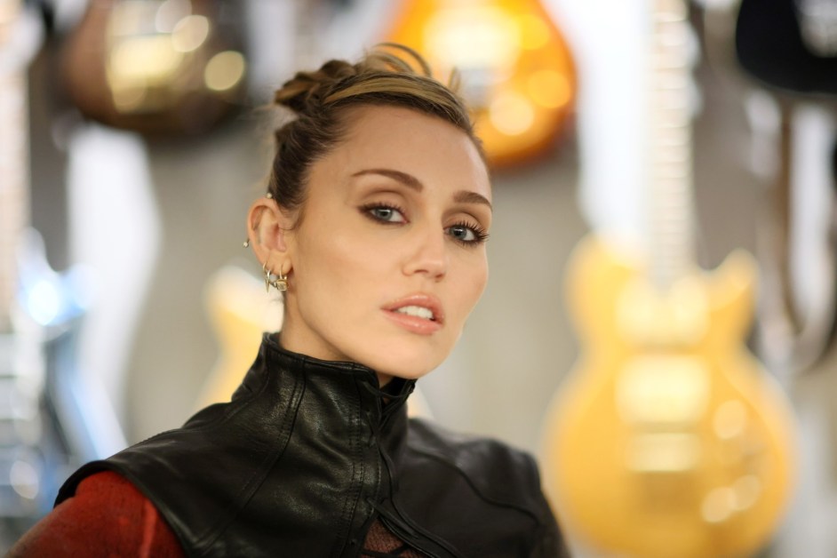 Miley Cyrus Signs With Atlantic Records