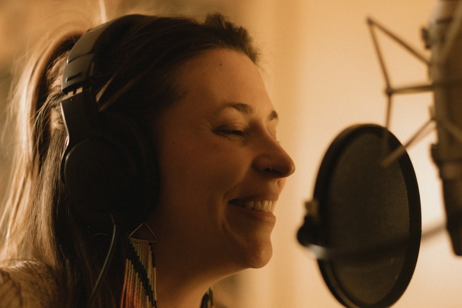 ‘Projects Like This Haven’t Been Done in Bluegrass’: Lindsay Lou Leads All-Star New Album Celebrating the Women Songwriters Who Shaped the Genre