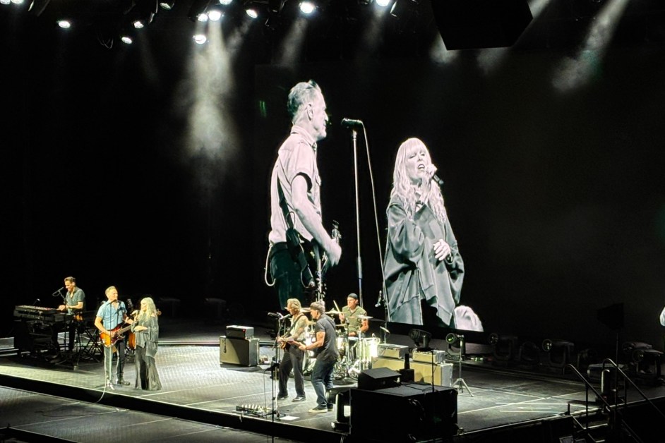 Bryan Adams Brings Out Pat Benatar & Neil Giraldo for Surprise Stevie Wonder Cover in Detroit