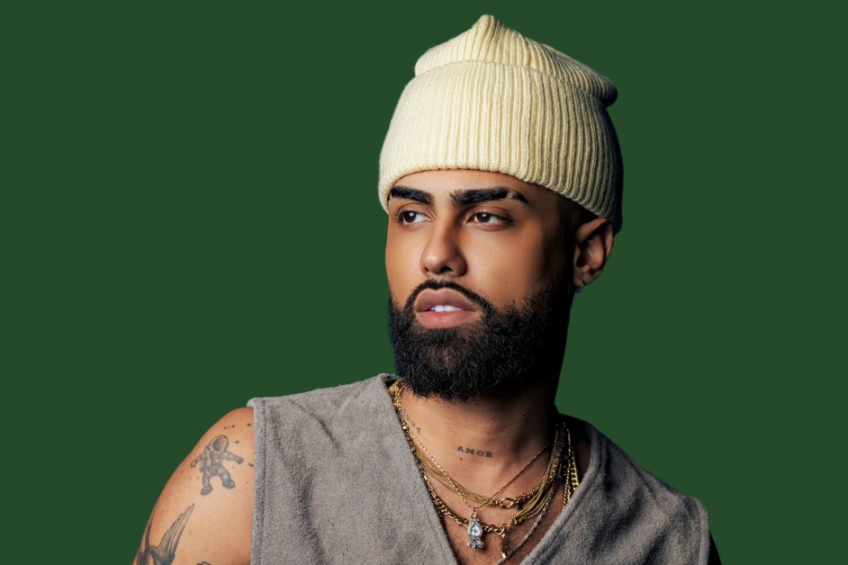 Jay Wheeler’s ‘De Lejitos’ Gets Up Close With No. 1 on Latin Airplay: ‘Fills Me With Great Pride’