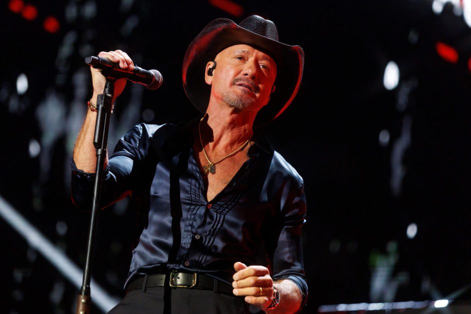 Tim McGraw Falls Onstage at Cincinnati Concert, Pokes Fun at Himself on Instagram