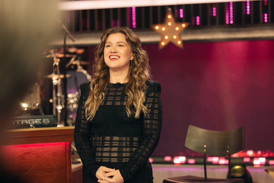 Kelly Clarkson Joined by Her Kids for Emotional Final Talk Show Episode: ‘I Loved Being in Your Homes Each Day’