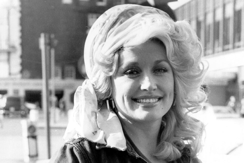 Dolly Parton Returns to Billboard 200 Top 5, Notching Second-Highest-Charting Album Ever