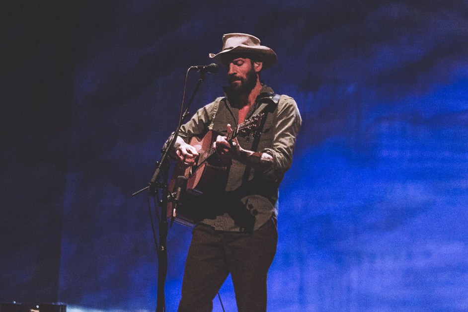 Ray LaMontagne Is ‘Doing Well’ After On-Stage Collapse In Nashville