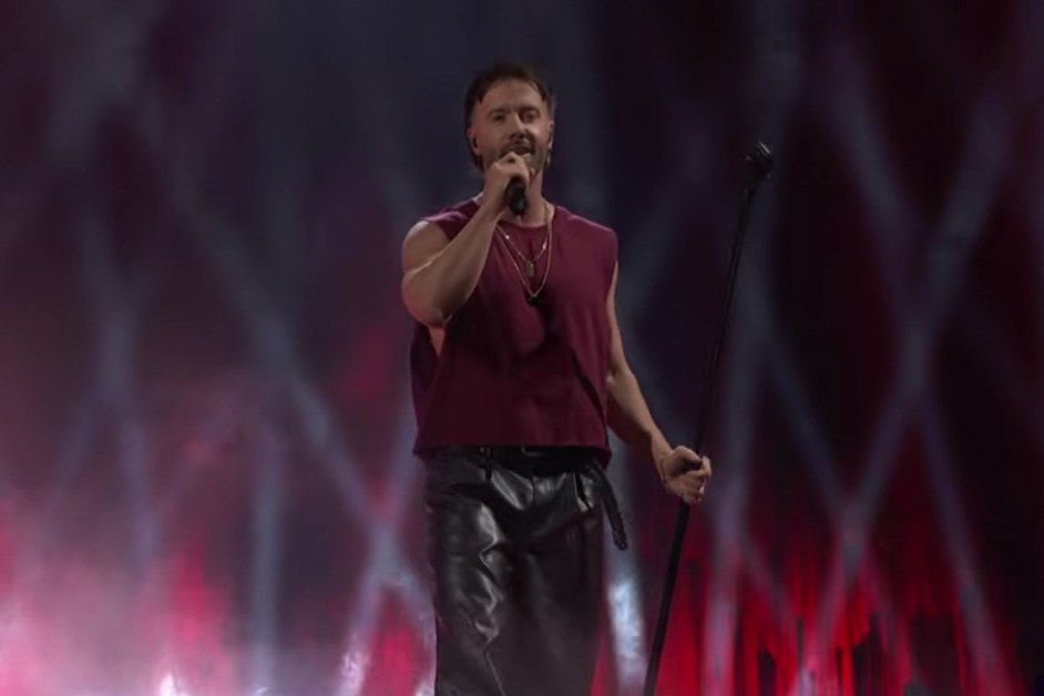 Travis Garland Delivers ‘Breathtaking’ Cover Of Ariana Grande’s ‘Dangerous Woman’ For ‘AGT’ Quarterfinals: Watch