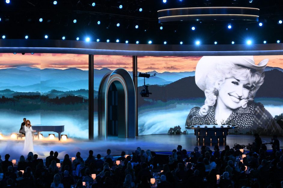 Dolly Parton Remembered by Reba McEntire & Sally Field on 2026 Emmys: ‘I Never Stopped Loving Her’