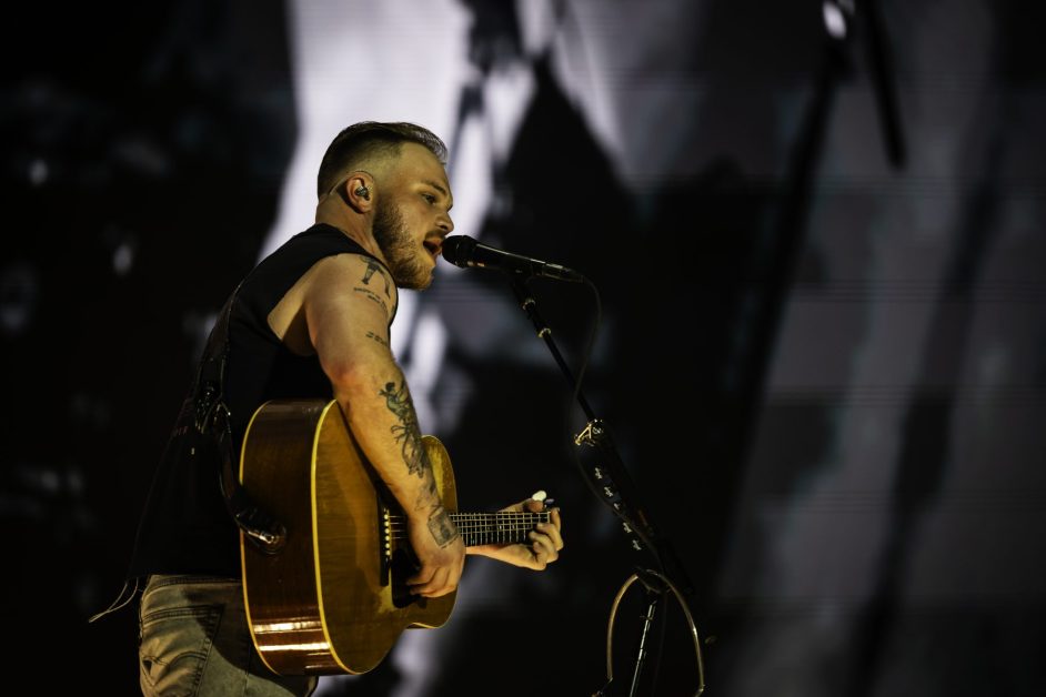 Zach Bryan Wears ‘Free Palestine’ Shirt at Robert Kraft’s Gillette Stadium