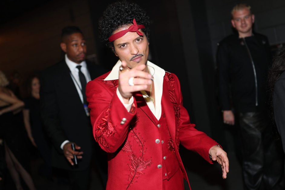 Bruno Mars’ ‘I Just Might’ Ties ‘Luther’ for Most Weeks at No. 1 on Hot R&B/Hip-Hop Songs Chart