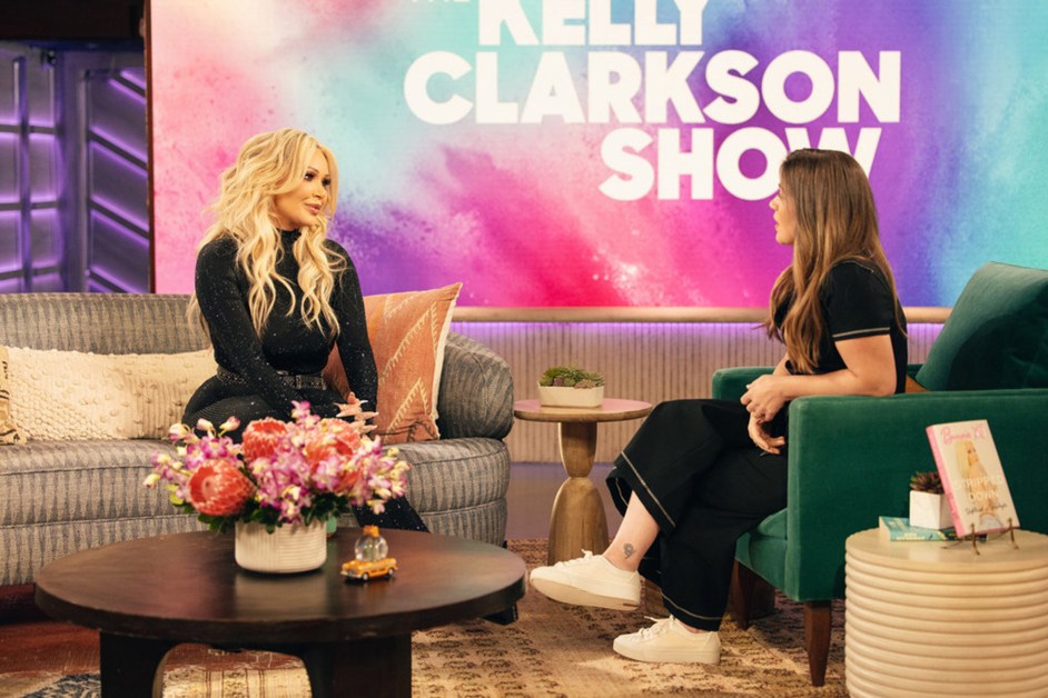 Kelly Clarkson Wins One & Loses One at 2026 Daytime Emmys